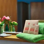 An Der Brunnader - Therme Befindet Sich 4 Geh-minuten Entfernt Hotel 3*