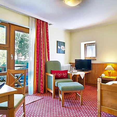 An Der Brunnader - Therme Befindet Sich 4 Geh-minuten Entfernt Hotel 3*