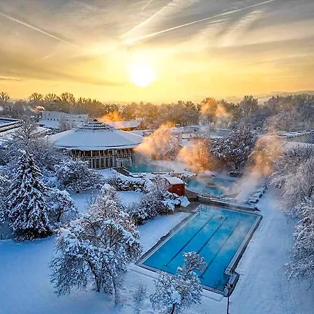 An Der Brunnader - Therme Befindet Sich 4 Geh-minuten Entfernt Hotel 3*